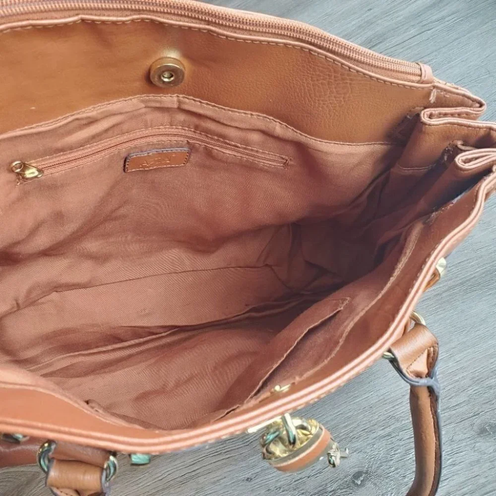 Purse - Picture 5 of 5